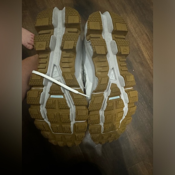 On Cloud 5 - Picture 2 of 3